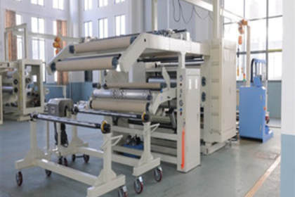 高效自動化 熱銷輕泥與橡皮泥水平分裝機(jī)的全自動包裝解決方案